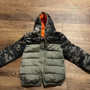 Camo and orange insulated jacket. Excellent condition. 3T